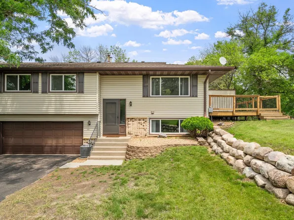 10711 Zinran Cir S, Minneapolis, MN 55438