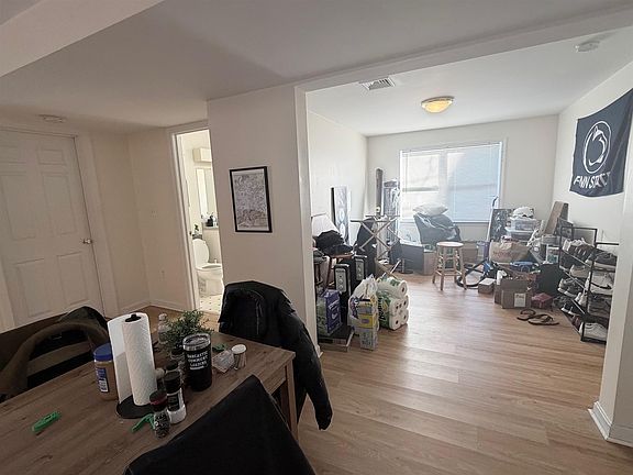 3rd image of 6 Kent St