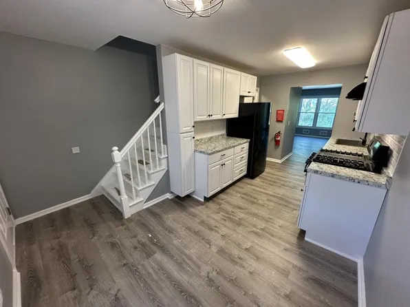 8 Colonial Ct, High Bridge, NJ 08829