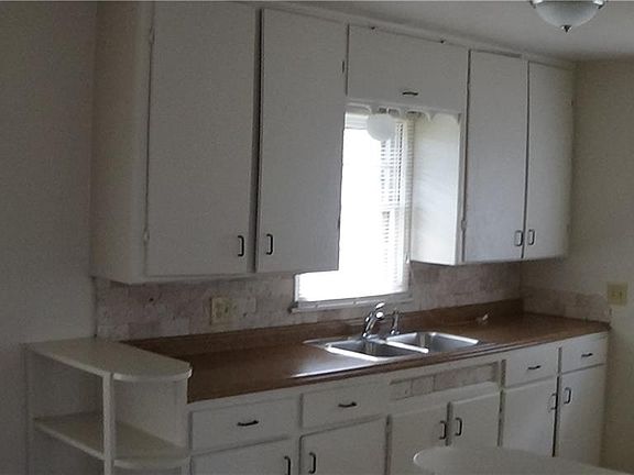 4th image of 2024 Brighton Ave