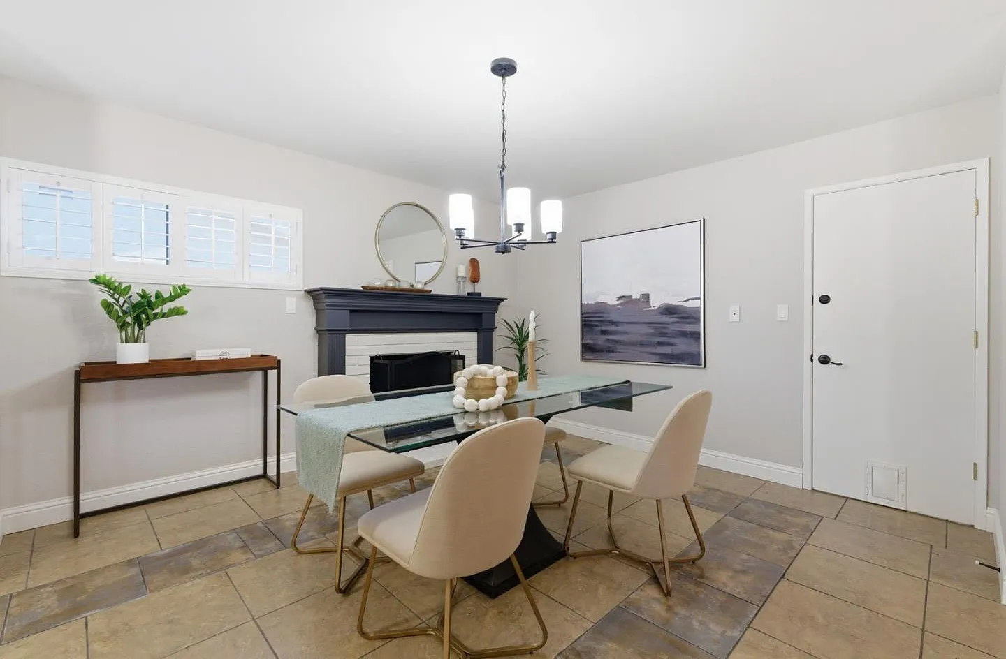 5 bed, 1664 sqft, $4,800 — Photo 4