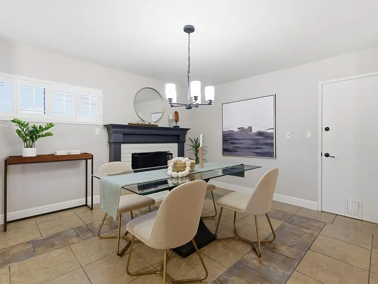 7516 Shady Hollow Dr — Photo 4