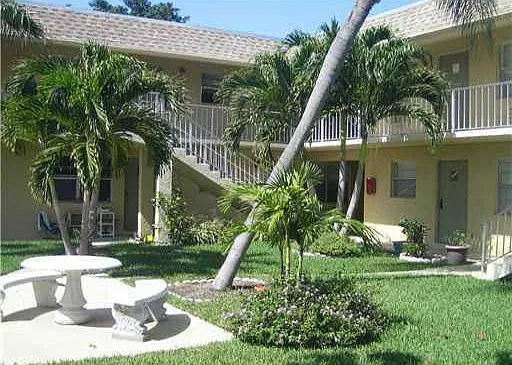 301 W Ocean Ave #23
