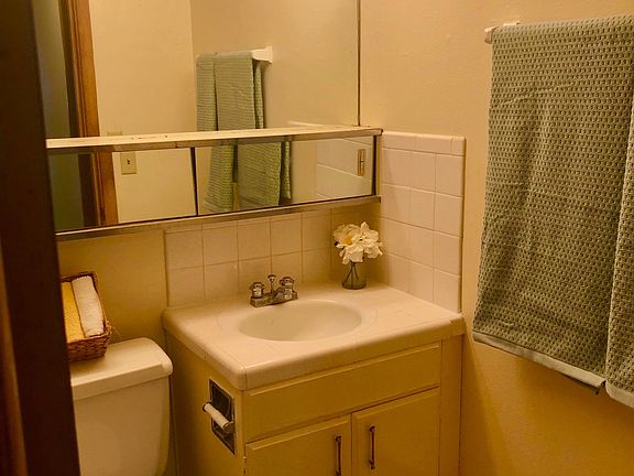 2nd image of 2570 N Maryland Ave APT 304