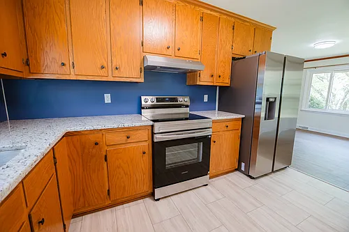 120 Brooks St Photo 1