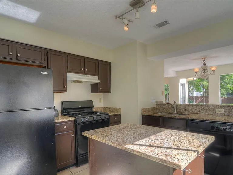 6320 Avery Island Ave — Photo 9