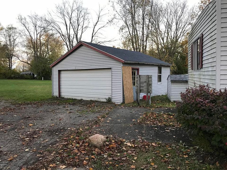 2nd image of 34218 North Dr