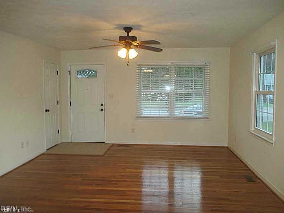 4th image of 711 McLawhorne Dr