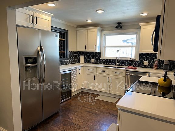 4th image of 8036 Mercier St