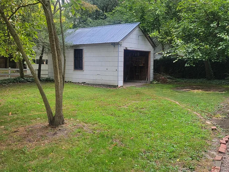 905 Evergreen Ave — Photo 13