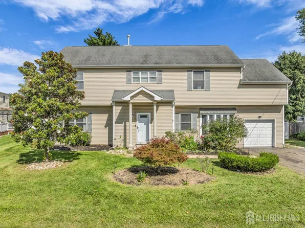 6 Middlesex Rd, Matawan, NJ 07747