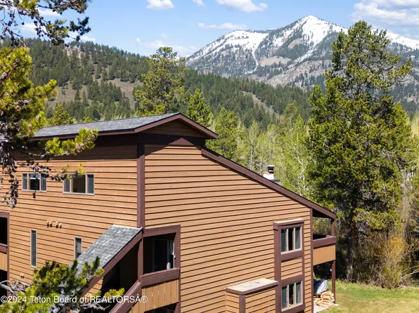 4490 Berry Dr #4-40-2, Jackson, WY 83014