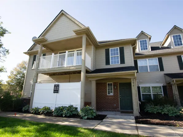 4046 Kirkway Ct, Howell, MI 48843