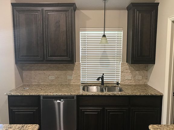 3rd image of 1016 Tarragon Dr