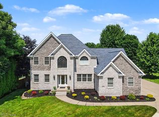 5040 Lake Breeze Lndg, Stow, OH 44224