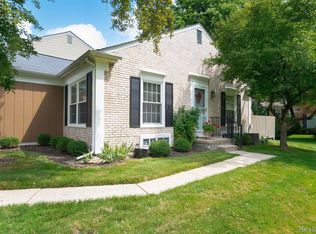 1266 Windmill Ct, Rochester, MI 48306