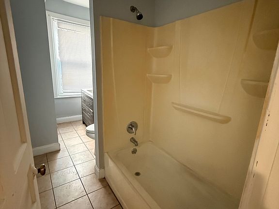 5th image of 307 W 18th St APT 1