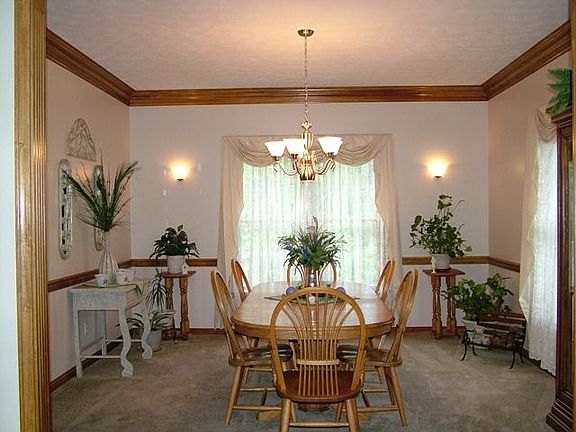 3rd image of 636 Revelstoke Ct