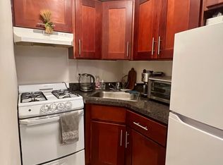585 N Railroad Ave APT 2H, Staten Island, NY 10304