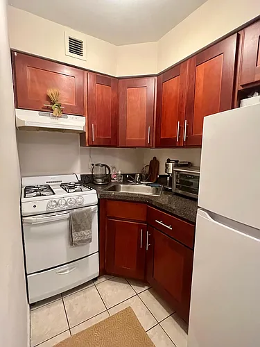 585 N Railroad Ave #2H Photo 1