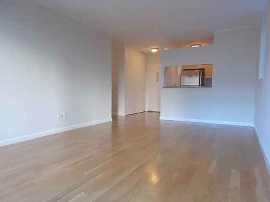 Rented by Stonehenge NYC LLC | media 8