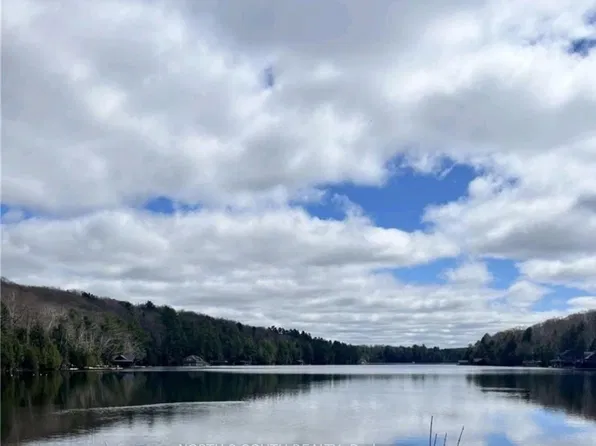 28 Woodland Dr, Seguin, ON P0C 1J0