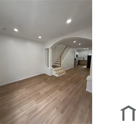 3 bed, $2,200 — Photo 3
