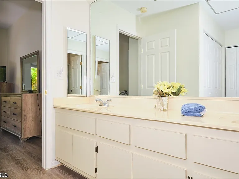5510 SW 4th Pl #503 — Photo 17