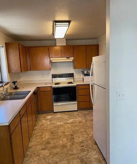 2975 NE Bluebell Ln — Photo 6