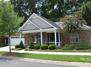 6810 Cinnamon Cir, Charlotte, NC 28227