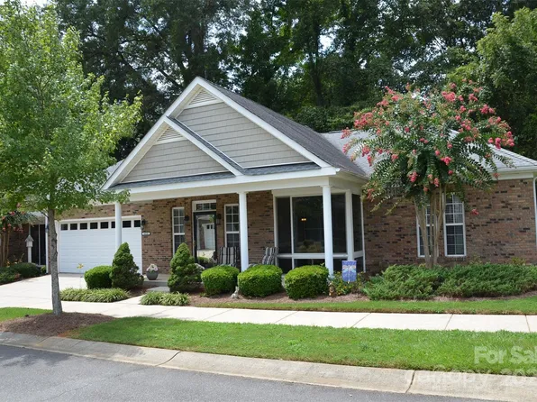 6810 Cinnamon Cir, Charlotte, NC 28227