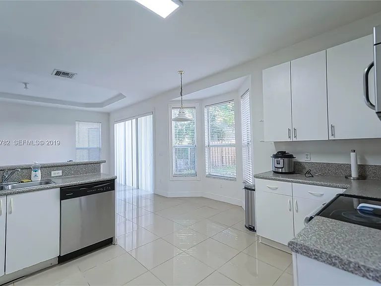 2227 Portofino Ave — Photo 9