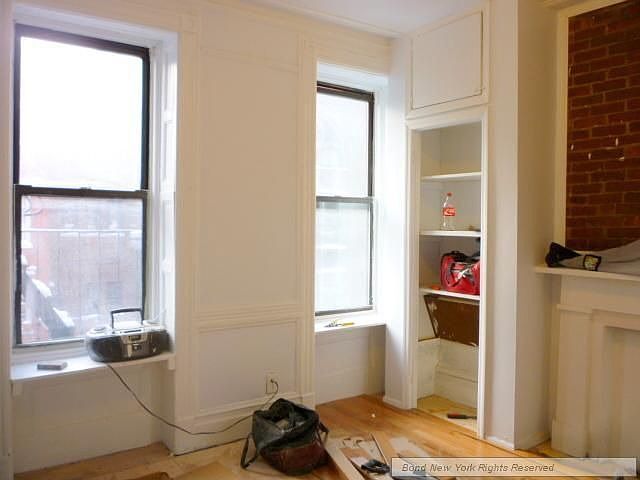 2nd image of 527 W 46th St APT 15