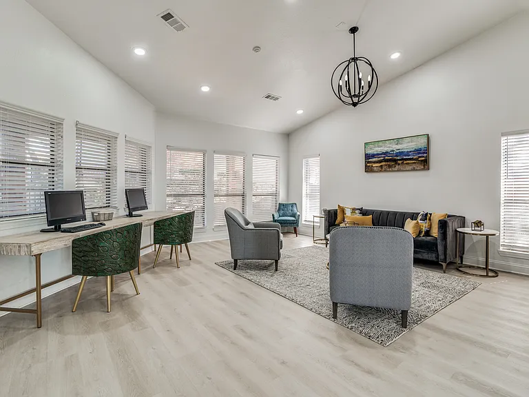 Falltree Apartments — Photo 16