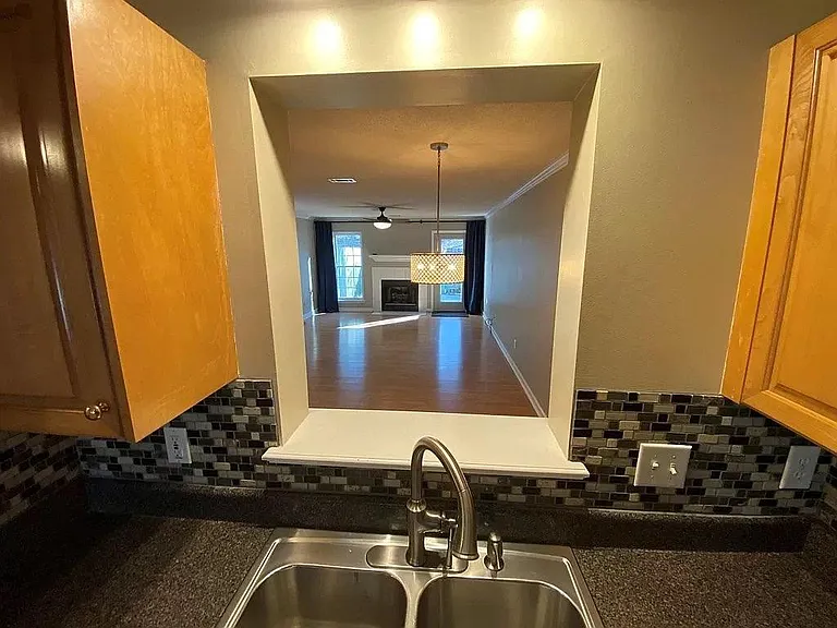 4710 Brookwood Dr — Photo 14