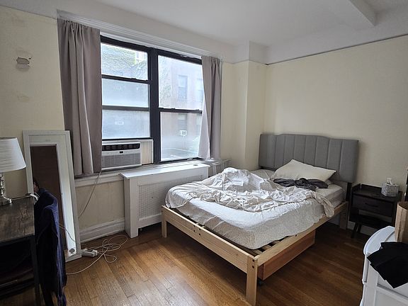 2nd image of 455 W 34th St APT 5G