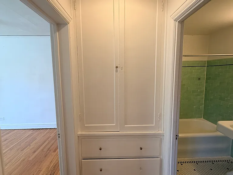 1275 N Washington St — Photo 2