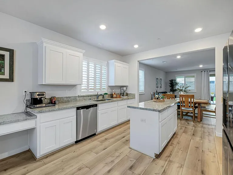 6056 Redondo Way — Photo 3