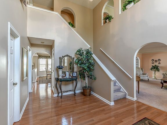 Massive foyer!