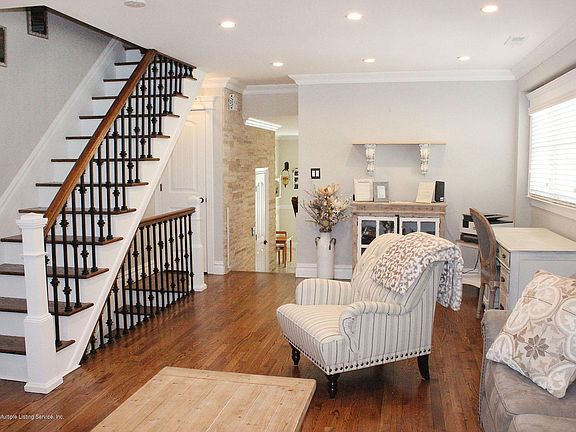2nd image of 49 Churchill Ave