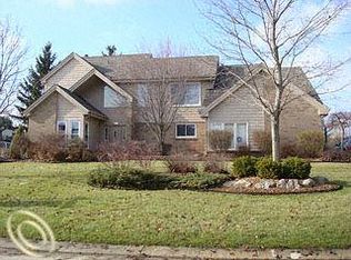7206 Birchwood Trl, West Bloomfield, MI