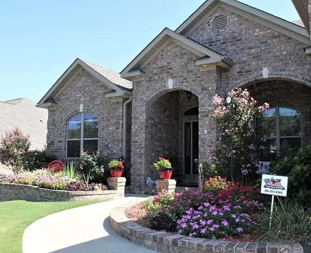 4 bed, 2324 sqft, $2,895 — Photo 2