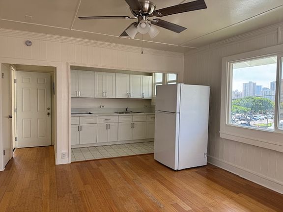 3rd image of 1637 Kewalo St #A