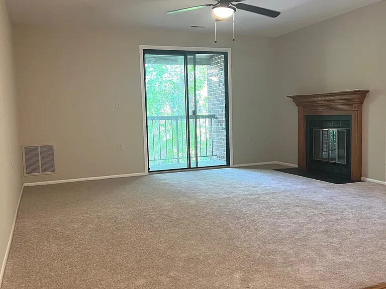 18130 Chalet Dr #8-303 — Photo 2