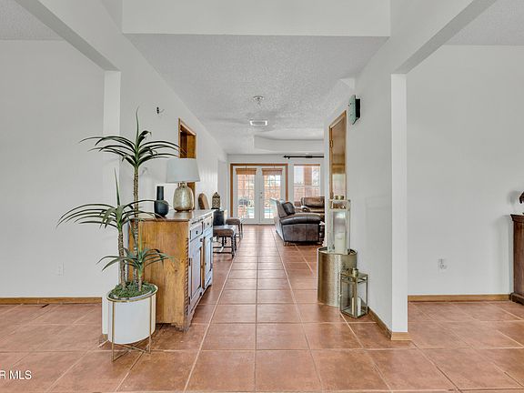 5th image of 2121 Greenlee Dr