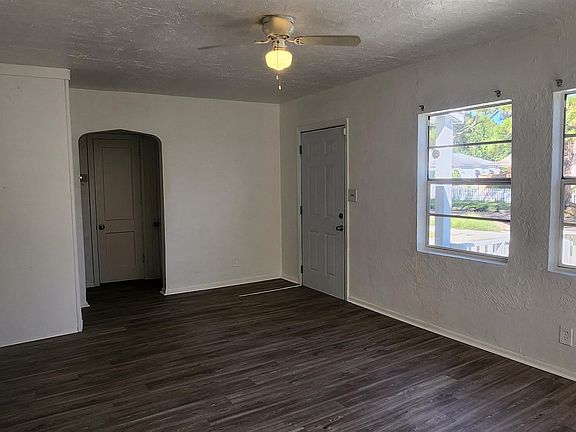 4th image of 744 19th Ave S