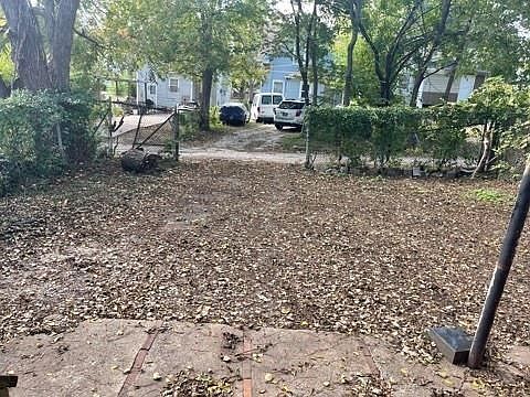 5th image of 2740 Bales Ave