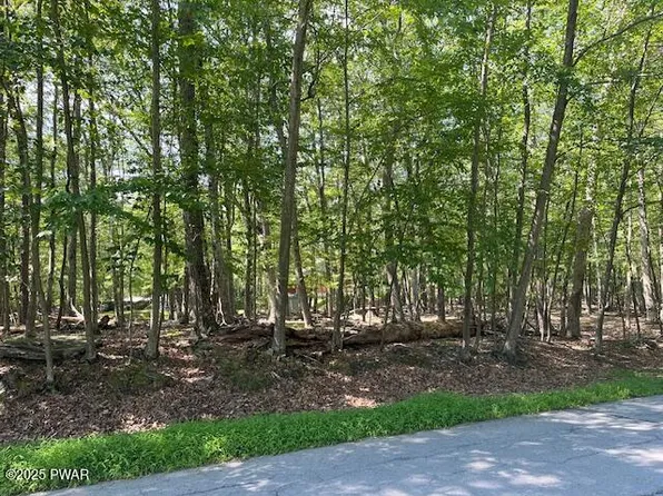 348 Gold Key Rd, Milford, PA 18337