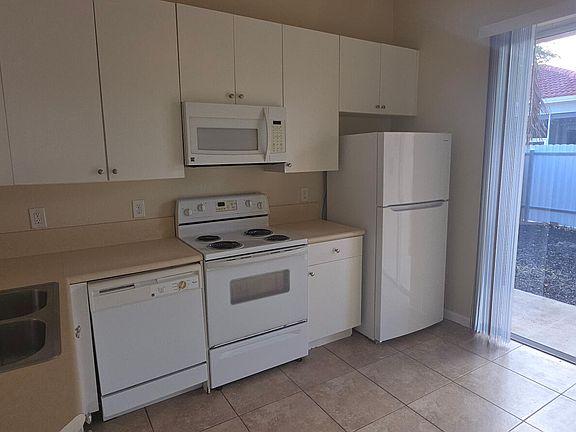 2nd image of 2110 NE 37TH Road