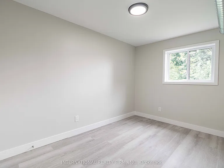 81 King Edward Ave #4 — Photo 10